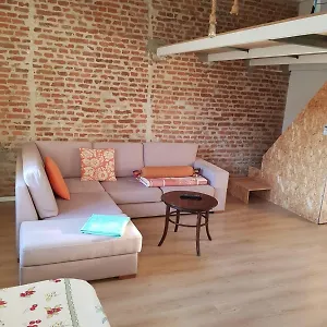 Yes2 Apartment