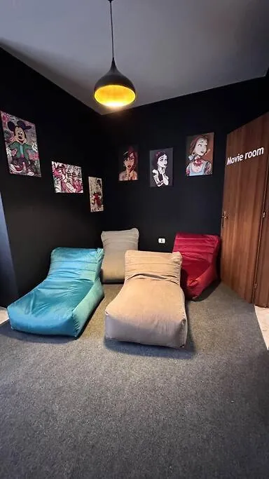 Super House Blloku - 3 Rooms Tirana Albania