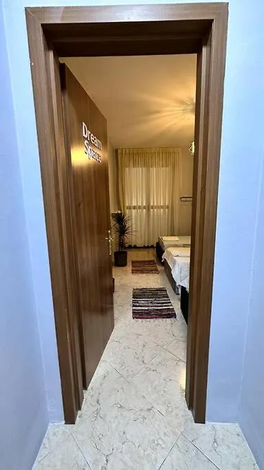 Super House Blloku - 3 Rooms Tirana 0*,  Albania