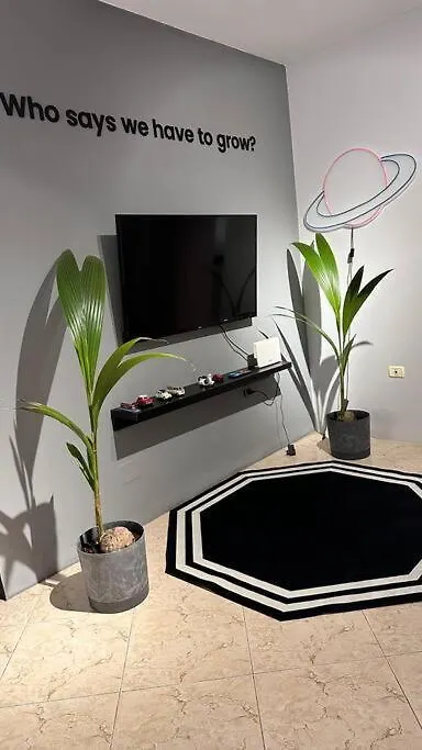 Apartment Super House Blloku - 3 Rooms Tirana