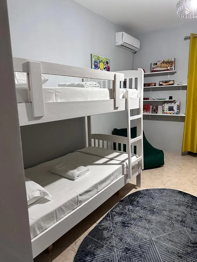 Super House Blloku - 3 Rooms Tirana